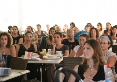 מועדון אמא וקפה קפה-פארק כפר סבא מציגים: שלישי אמהות וילדים