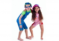 קולקציית כובעים ובגדי ים מסנני קרינה