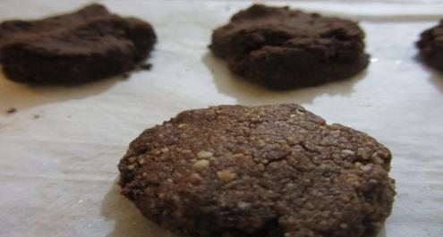 עוגיות שוקולד עם שקדים