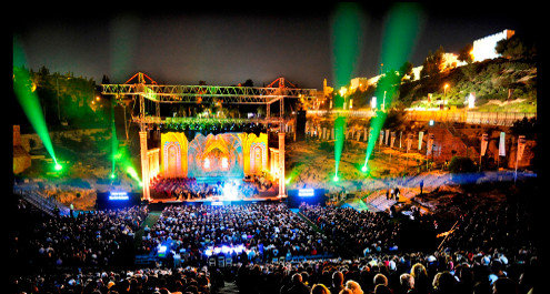 "שיקוי האהבה" על רקע חומות ירושלים