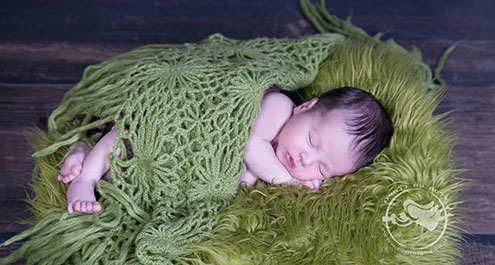 טרנדים בצילומי תינוקות: צילומי ניו בורן עצמאיים