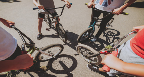 כללים שחובה ללמד את הילדים לפני שהם יוצאים לרכיבה על אופניים
