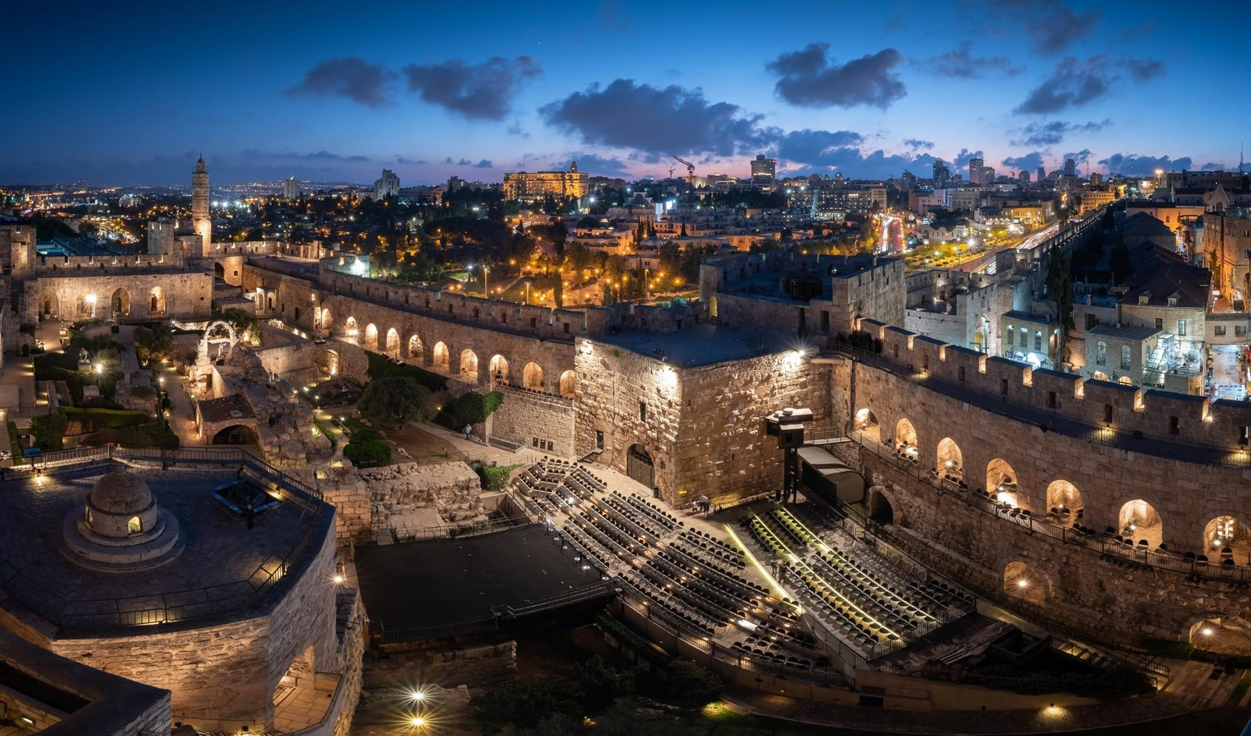 סיורי עששיות על החומות