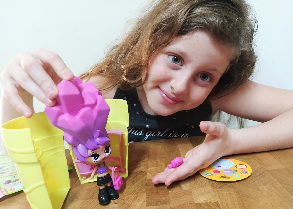 להיטים עולמיים של דמויות ובובות אספנות מבית "אנונימה"