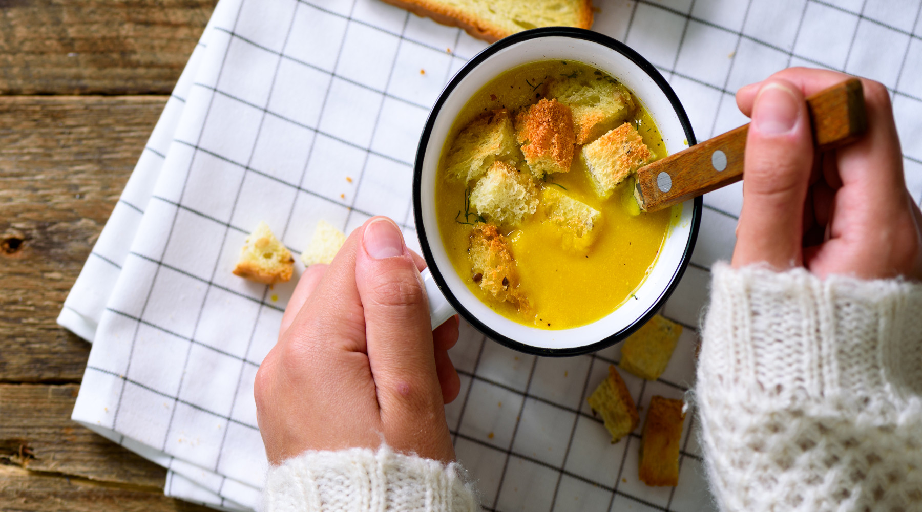 עונת המרקים הגיעה - כך תוודאו שהמרק שלכם משביע ומזין!