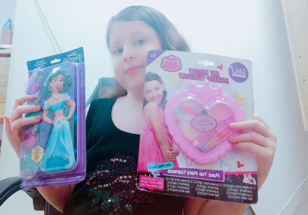 חדש: מארזי איפור ולק לילדות