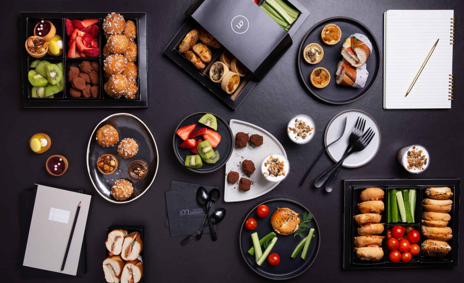 מארגנים מסיבת יום נישואים להורים? מגשי האירוח המושלמים בשבילכם!