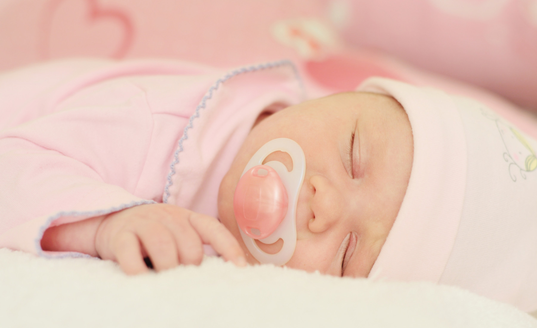 כך תרגיעו תינוק שלא מפסיק לבכות