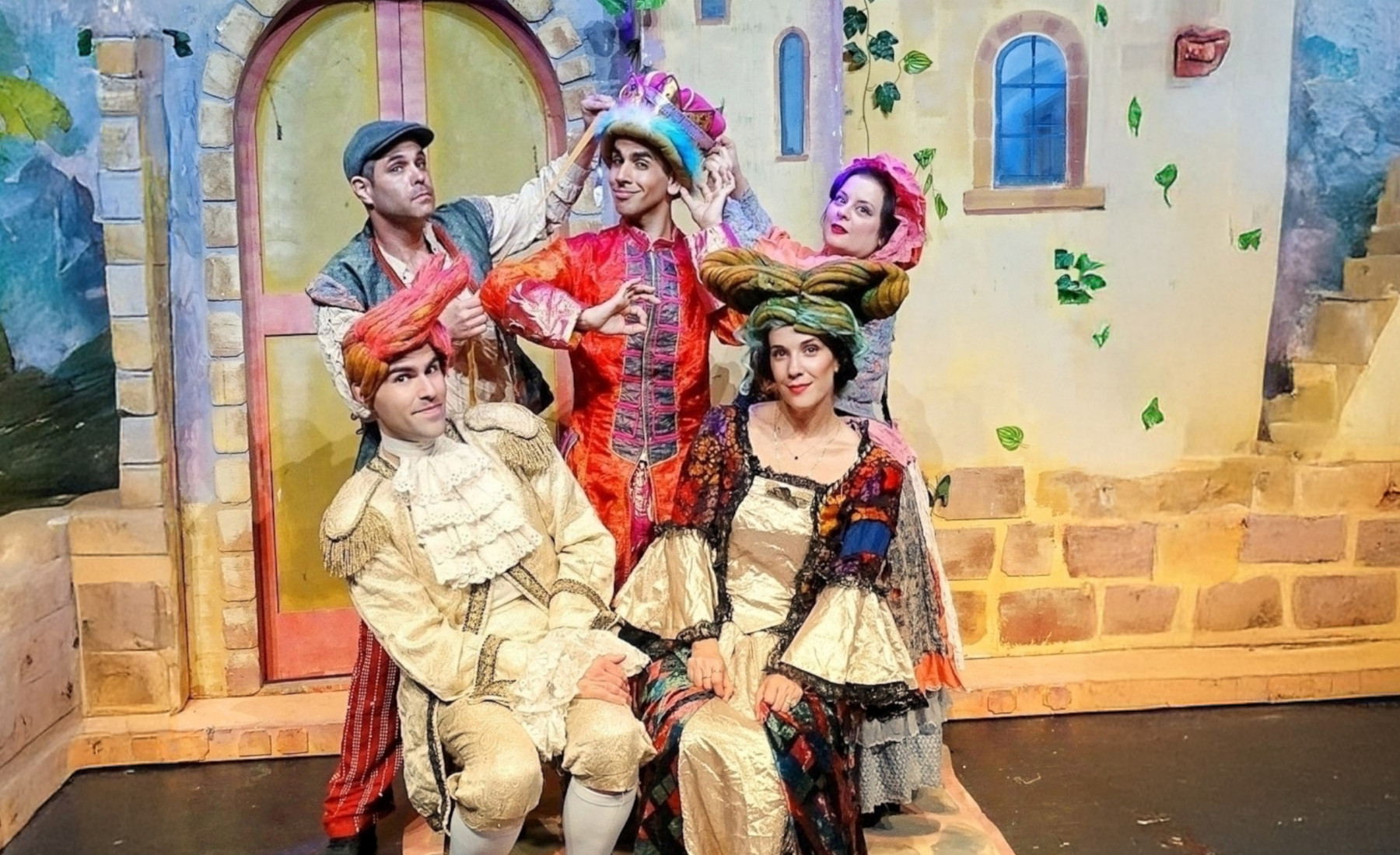 מופעי חנוכה ברשת FRIENDS